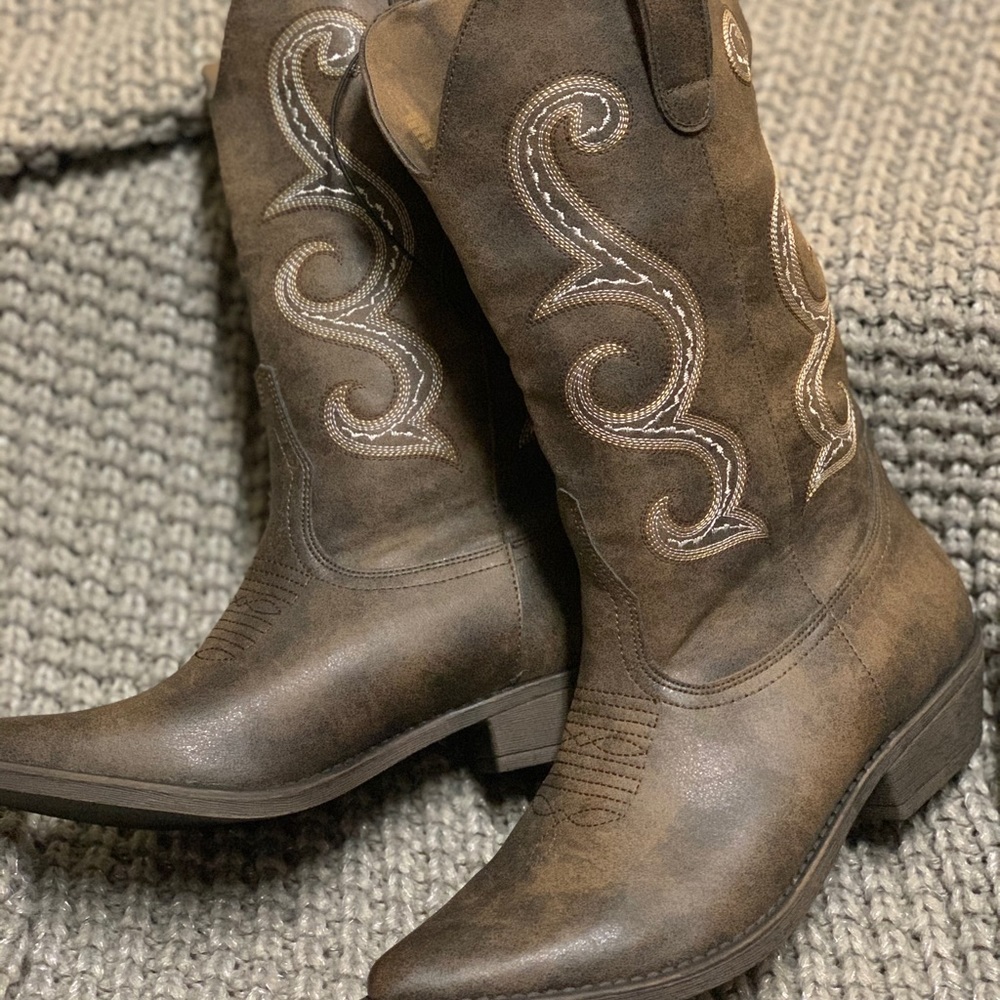 Super cute Cowgirl boots👢